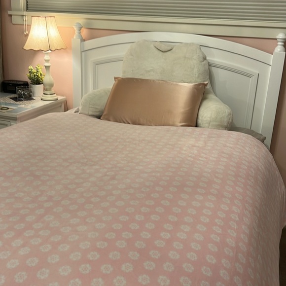 Pottery Barn Kids Minky Chamois Flower Duvet - Picture 2 of 4